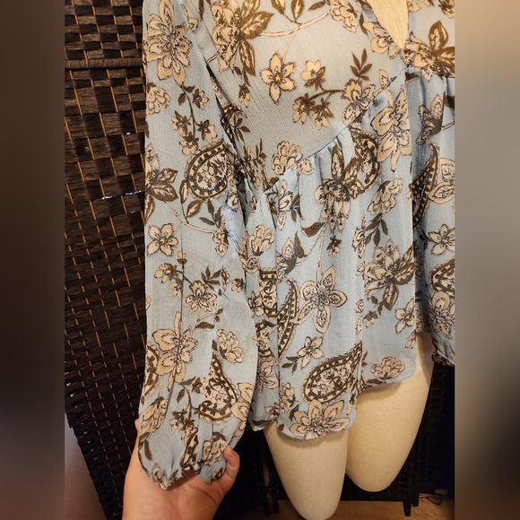 American Eagle Outfitters Blue and Brown Floral Blouse - Picture 2 of 5